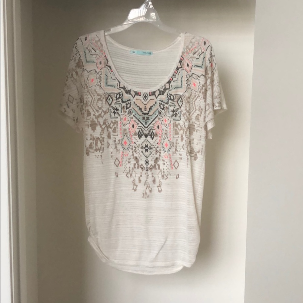 Cream T-shirt with Aztec design
